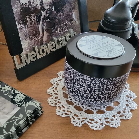 Set of 4 New Crocheted Doilies - Picture 6 of 7